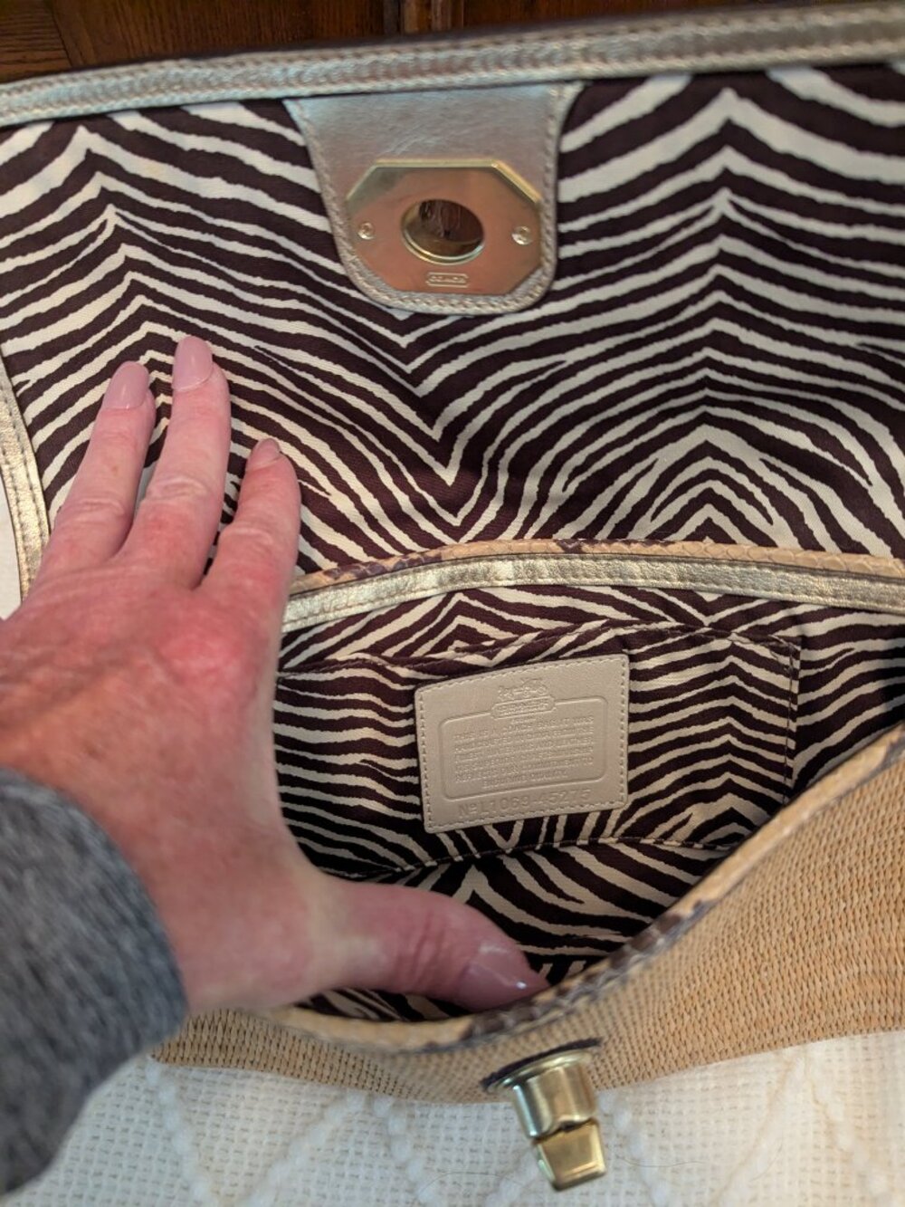 Coach straw Python clutch - Picture 9 of 11